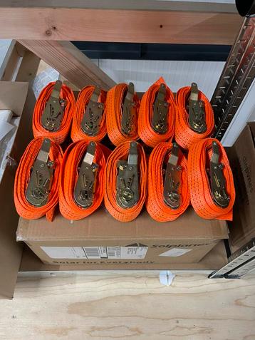 Partij spanbanden sjorbanden 20 stuks 3m en 6m 2000kg beschikbaar voor biedingen