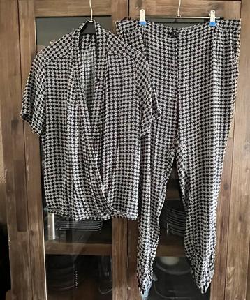 Set expresso broek 42 en top 44 beschikbaar voor biedingen