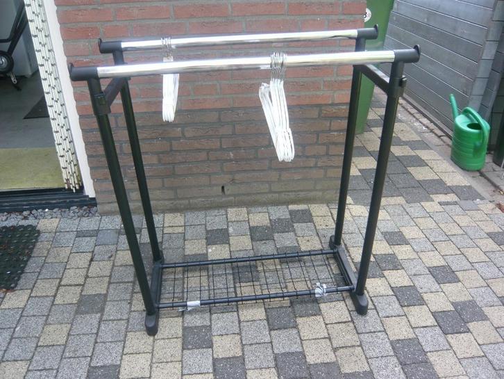 kledingrek met 20 hangers, Kleding | Dames, Kledingrekken, Zo goed als nieuw, Ophalen