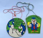 Twee oude carnaval insignes LEUTTAPPERS GILZE 1980 en 1982., Carnaval, Overige maten, Ophalen of Verzenden, Gedragen