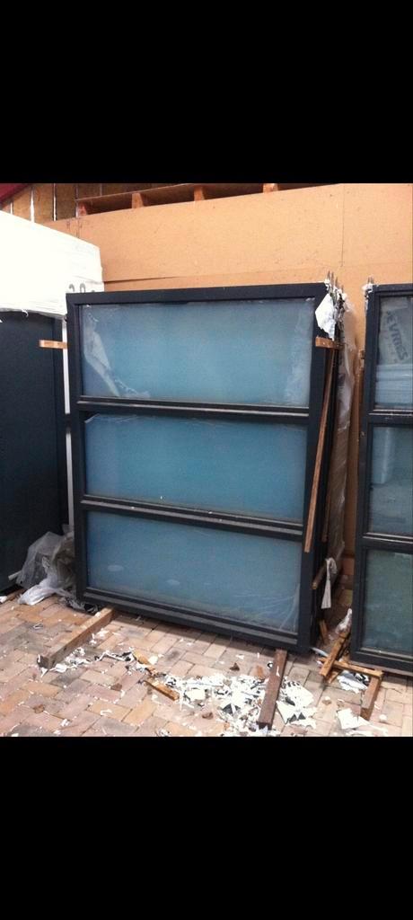 Hardhouten kozijnen met dubbel glas nieuw, Doe-het-zelf en Verbouw, Kozijnen en Schuifpuien, Zo goed als nieuw, Raamkozijn, Hout