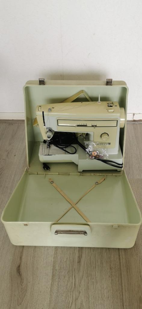 Naaimachine mirritt 161 Dikke stoffen naaien., Hobby en Vrije tijd, Naaimachines en Toebehoren, Zo goed als nieuw, Naaimachine
