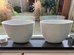 2 grote mat witte bloempotten, Tuin en Terras, Ophalen, Kunststof, Rond, Zo goed als nieuw