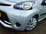 Toyota Aygo 1.0 VVT-i Aspiration Automaat | UNIEK (bj 2013), Stof, Gebruikt, 4 stoelen, 68 pk