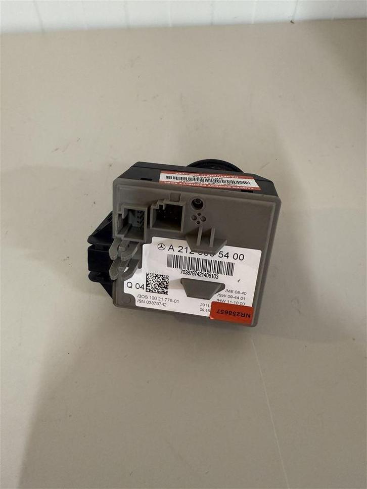 Mercedes W212 Contactslot 2010-2016 A2129055400, Auto diversen, Auto-accessoires, Zo goed als nieuw, Ophalen of Verzenden