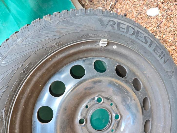 Vredestein Winterbanden 175/65 r15 minicooper, Auto-onderdelen, Banden en Velgen, Banden en Velgen, Winterbanden, 15 inch, 175 mm
