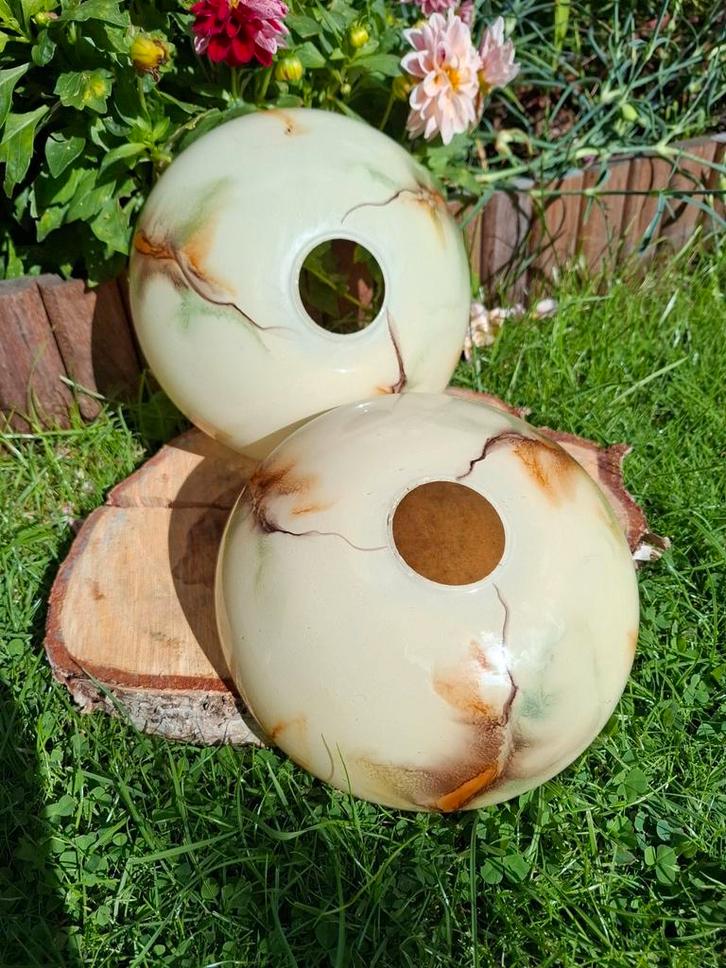 Vintage opaline lampenkappen, gemarmerd, Huis en Inrichting, Lampen | Lampenkappen, Gebruikt, Minder dan 25 cm, Rond, Ophalen of Verzenden