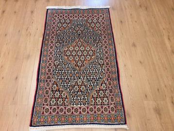 Vintage handgeknoopt perzisch tapijt 136x76 beschikbaar voor biedingen