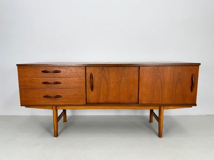 Vintage dressoir Avalon., Huis en Inrichting, Kasten | Dressoirs, Zo goed als nieuw, 150 tot 200 cm, 25 tot 50 cm, Verzenden