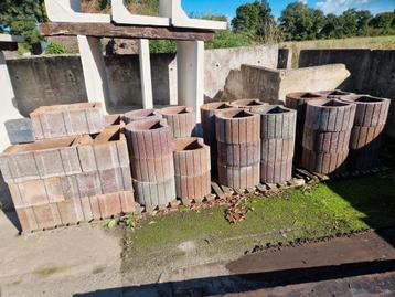 Betonnen plantenbakken rechthoek en halfrond. beschikbaar voor biedingen