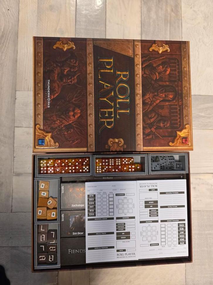 Roll Player Big Box + Uitbreidingen (Gesleeved), Hobby en Vrije tijd, Gezelschapsspellen | Bordspellen, Zo goed als nieuw, Een of twee spelers