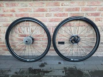 DT Swiss PRC 1100 Dicut Mon Chasseral tubeless 1266 gram! beschikbaar voor biedingen