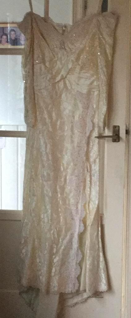 Vintage Trouwjurk - Ivoor Kleur, Kleding | Dames, Trouwkleding en Trouwaccessoires, Gedragen, Trouwjurk, Beige, Ophalen of Verzenden
