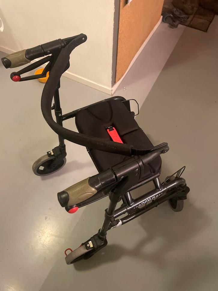 Praktische inklapbare rollator, Diversen, Rollators, Gebruikt, Opvouwbaar, Ophalen