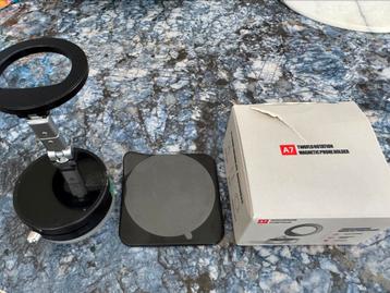 Magnetische telefoon houder beschikbaar voor biedingen