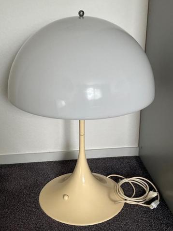 Panthella lamp beschikbaar voor biedingen