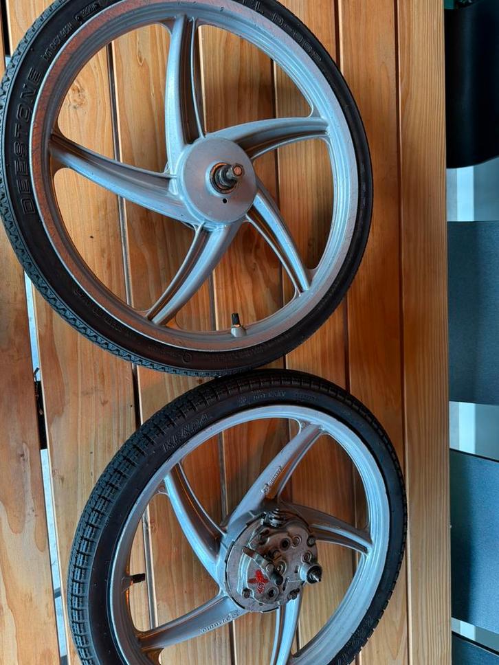 Prachtige 17 inch 5 spaaks vespa ciao velgen (brom), Fietsen en Brommers, Brommeronderdelen | Algemeen, Zo goed als nieuw, Overige typen