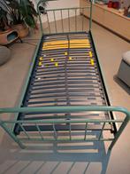 Groen eenpersoonsbed met lattenbodem, Ophalen, 90 cm, Eenpersoons, Zo goed als nieuw