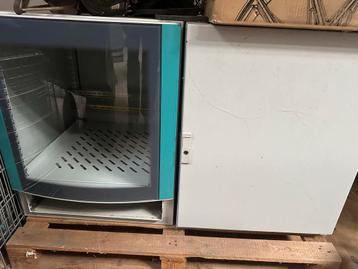 Retail Patchkast - 2 stuks beschikbaar voor biedingen