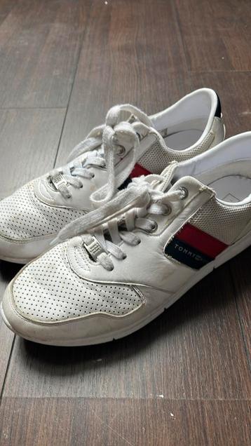 Mooie sneakers van Tommy Hilfiger maar 40 beschikbaar voor biedingen