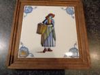 tegel visvrouwtje harlingen  	17.5 Cm bij 17.5 Cm incl lijst, Ophalen of Verzenden
