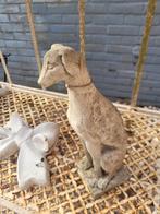 betonnen honden beeldje foto 1 t/m 3, Tuin en Terras, Tuinbeelden, Belle Vieille Brocante, Ophalen of Verzenden, Zo goed als nieuw