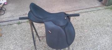 Wintec pro CAIR spring zadel 17 inch beschikbaar voor biedingen