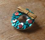 Kerst broche kerstkrans pailletten, Overige materialen, Gebruikt, Minder dan 4 cm, Ophalen of Verzenden