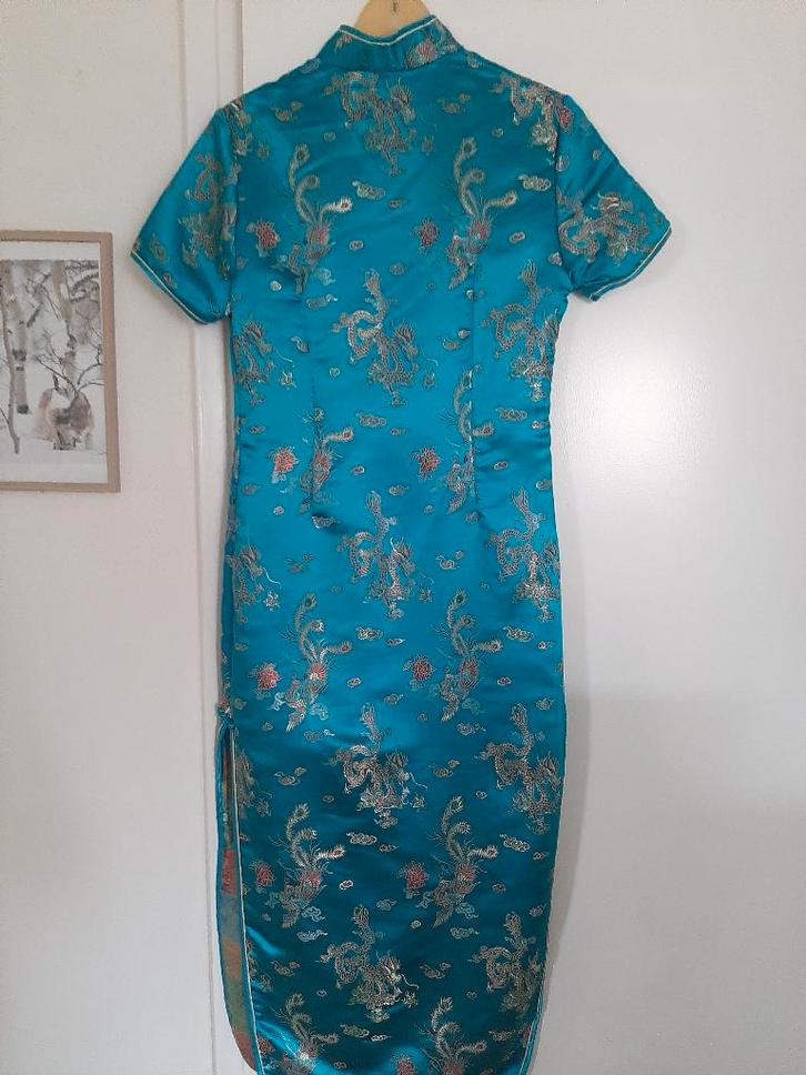 carnavalskostuum: Aziatische jurk, Kleding | Dames, Jurken, Zo goed als nieuw, Maat 36 (S), Overige kleuren, Onder de knie, Ophalen of Verzenden