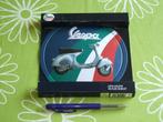 Nieuw Vespa bordje van tin met reliëf (15cm doorsnede), Ophalen of Verzenden, Nieuw