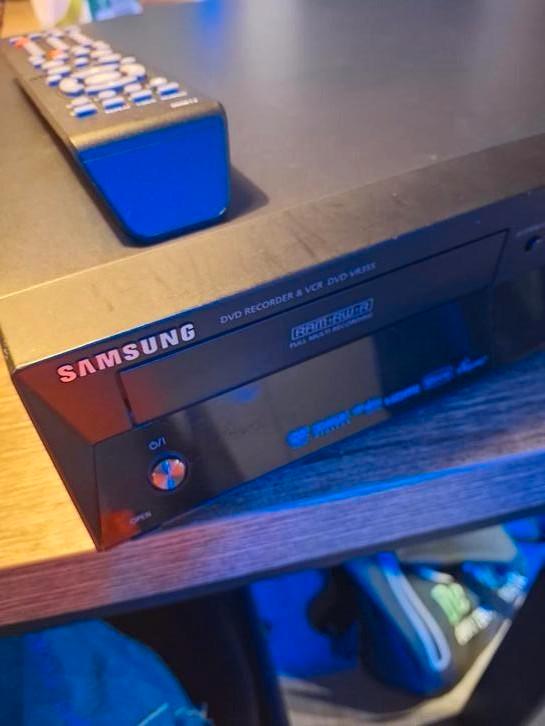 Samsung VHS2DVD combi recorder met HDMI, Audio, Tv en Foto, Videospelers, Gebruikt, VHS-speler of -recorder, Ophalen of Verzenden