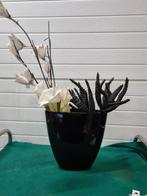 bloempot zwart met kunstbloemen, Tuin en Terras, Ophalen of Verzenden