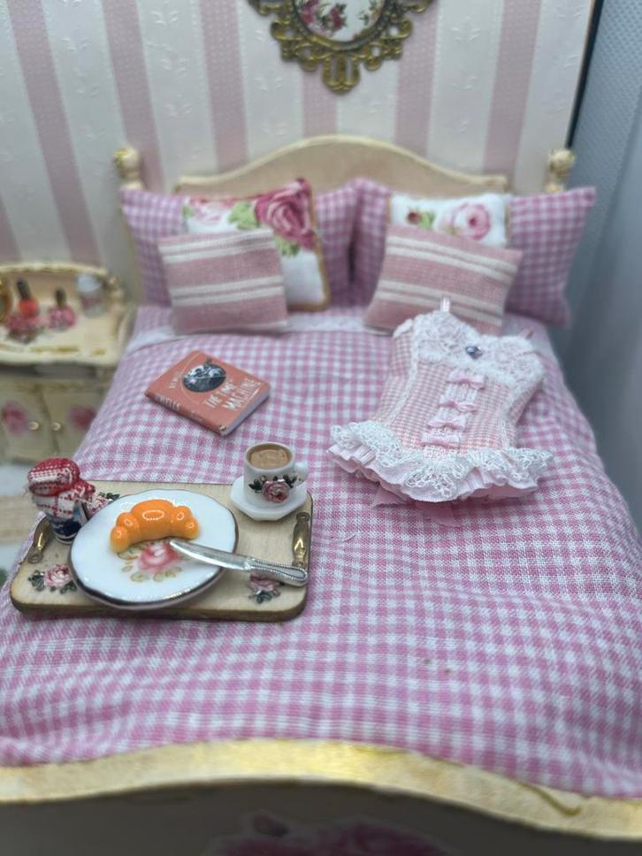Poppenhuis Slaapkamer - Schaal 1:12, Verzamelen, Poppenhuizen en Toebehoren, Zo goed als nieuw, Decoratie, Verzenden