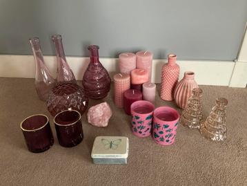 Leuke roze woonaccessoires beschikbaar voor biedingen