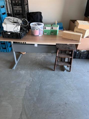 Bureau 80x 160 van ikea 