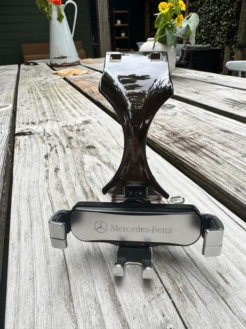 Mercedes-Benz Telefoonhouder Auto beschikbaar voor biedingen