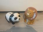 SPAARPOTTEN PORSELEIN - PANDA EN LEEUW, Ophalen of Verzenden, Zo goed als nieuw, Steen, Aardewerk of Keramiek, Dier