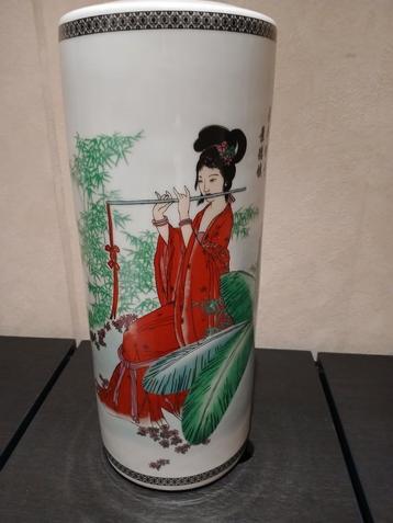 Chinese Vaas beschikbaar voor biedingen