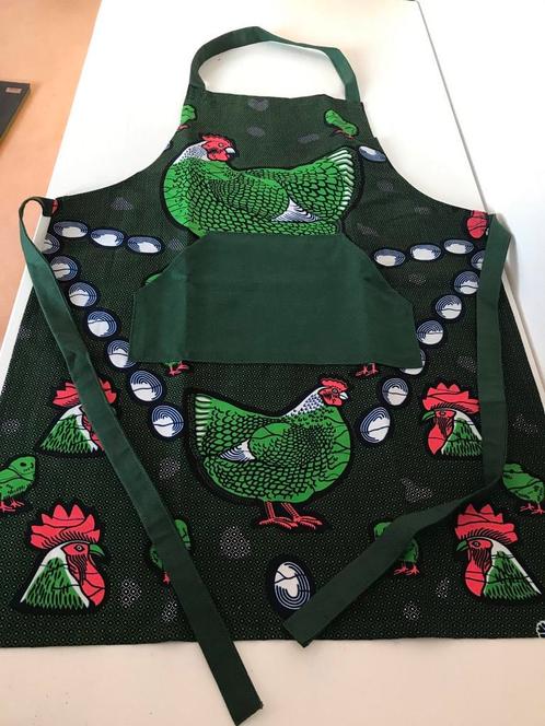 Schort van prachtige afrikaanse stof kip en ei , haan, Huis en Inrichting, Keuken | Textiel, Nieuw, Schort, Groen, Ophalen of Verzenden