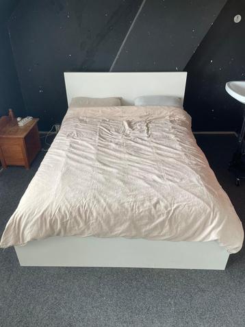 140/160 bedframe - zonder matras en dekbed