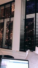 Zwarte Houten Luxaflex, Huis en Inrichting, Stoffering | Gordijnen en Lamellen, Ophalen, Gebruikt, 100 tot 150 cm, Zwart