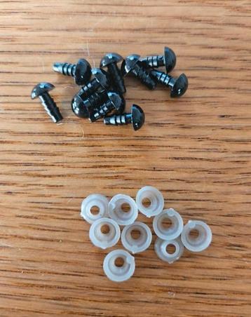 Veiligheids oogjes voor knuffels beschikbaar voor biedingen