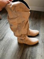 Mooie nieuwe, suede laarzen , beige maat 39, Kleding | Dames, Schoenen, Hoge laarzen, Beige, Nieuw, Ophalen of Verzenden