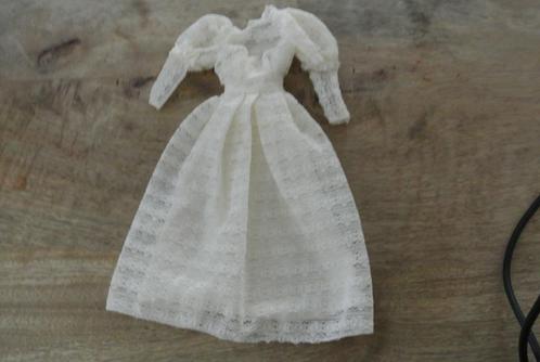 Barbie Kleertjes Beautiful Bride Superstar 1976/ S, Verzamelen, Poppen, Zo goed als nieuw, Kleertjes, Ophalen of Verzenden