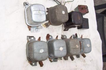 Div. VW spanningsregelaars en clignoteurs / 6 en 12V beschikbaar voor biedingen