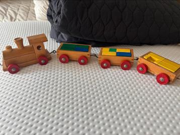 Vintage Houten treintje compleet met blokjes  beschikbaar voor biedingen