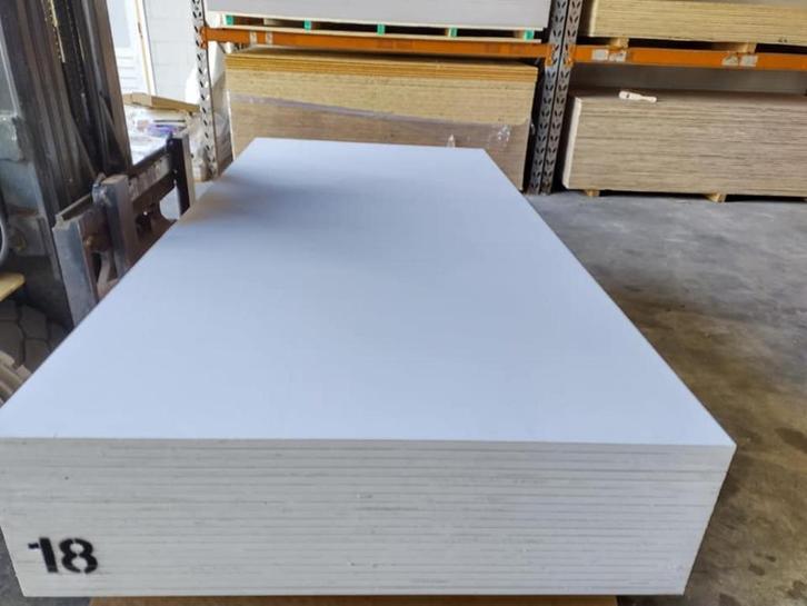 Multiplex interieur platen te koop 18mm 2 zijdig gegrond, Tuin en Terras, Palen, Balken en Planken, Nieuw, Palen, Minder dan 180 cm