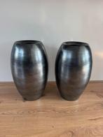 Bloempotten Grijs/Zwart, Tuin en Terras, Bloempotten, Ophalen, Rond, Binnen, Zo goed als nieuw