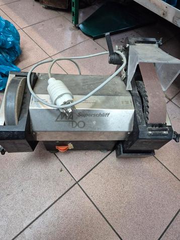 MADO Superschliff Werkbankslijpmachine 380V beschikbaar voor biedingen