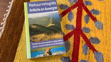 Ardeche AUvergne Natuurreisgids 288pg info tips beschikbaar voor biedingen